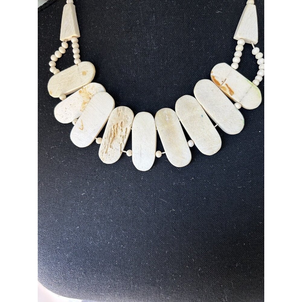 Vintage bone link Necklace with Hand Painted Floral Patterns - Picture 7 of 8